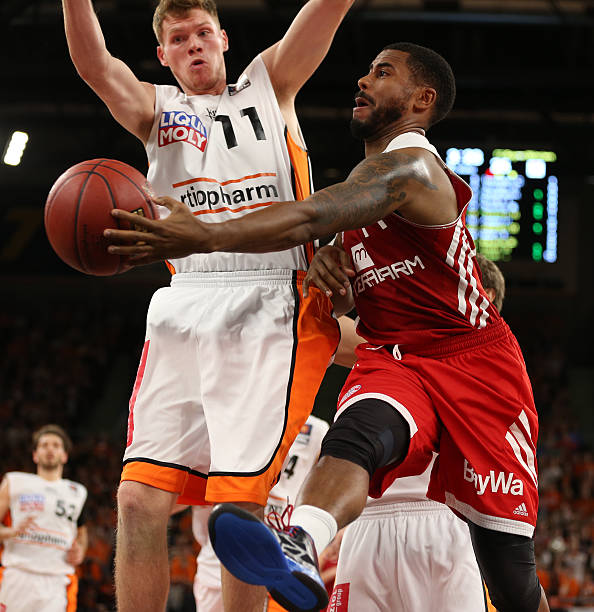 中采访了场 中采访了场